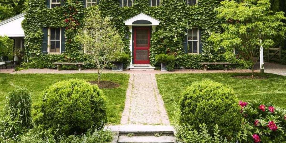 The villa garden is undergoing renovations 