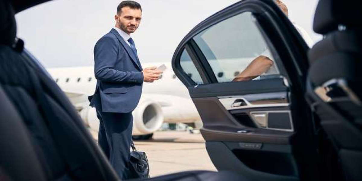 Travel in Style: Airport Town Car Service for a Smooth, Comfortable Journey
