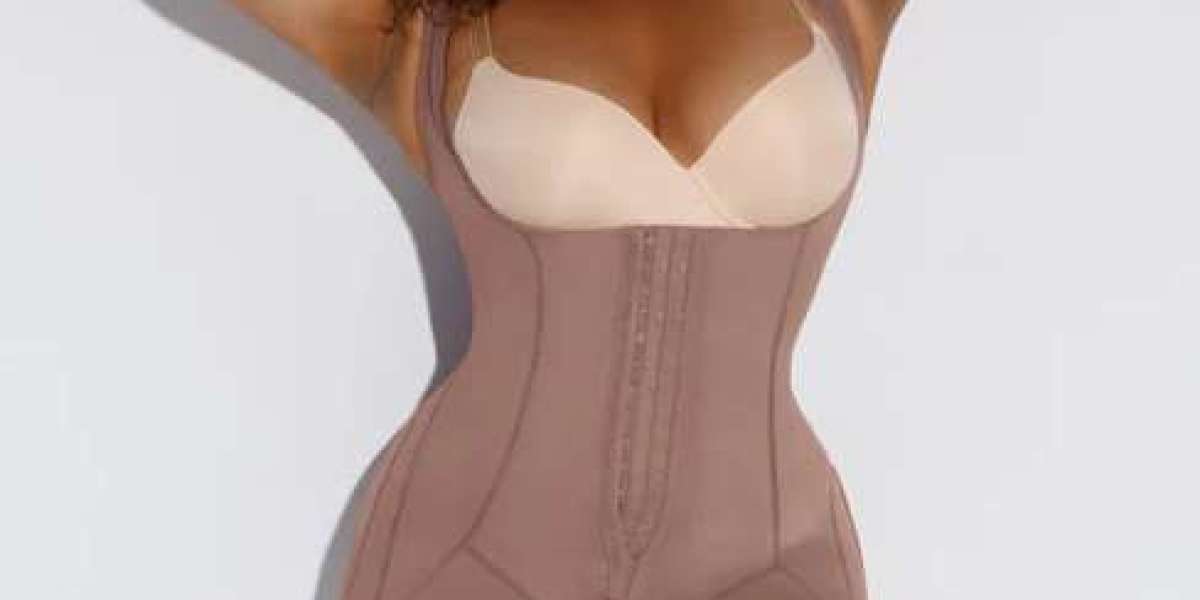 Enhancing Confidence and Silhouettes: The Evolution of Shapewear Lingerie
