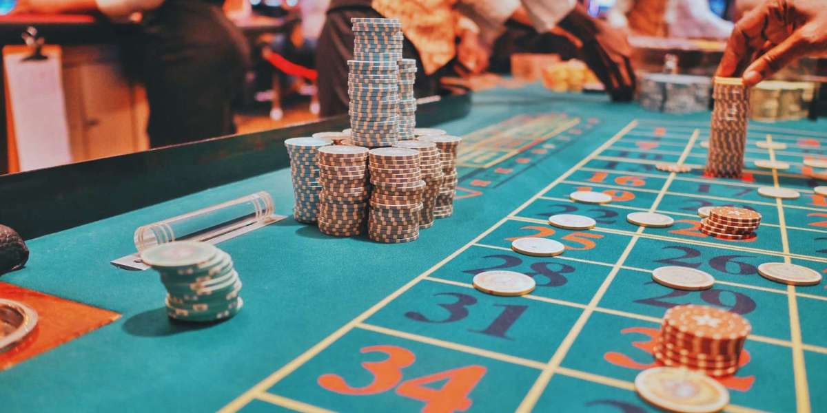 Cómo identificar tragamonedas de casino en línea con activadores de bonificación frecuentes