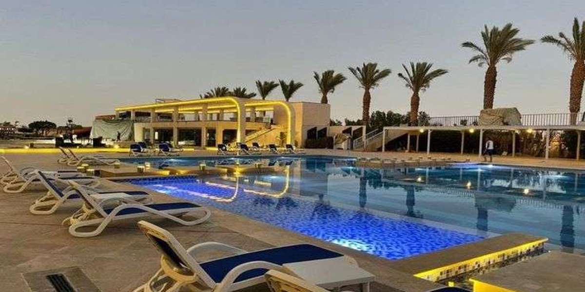 Acvariul Mare din Hurghada – O Călătorie în Lumea Subacvatică