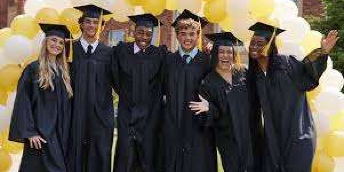 Senior Graduation Robes: A Complete Guide