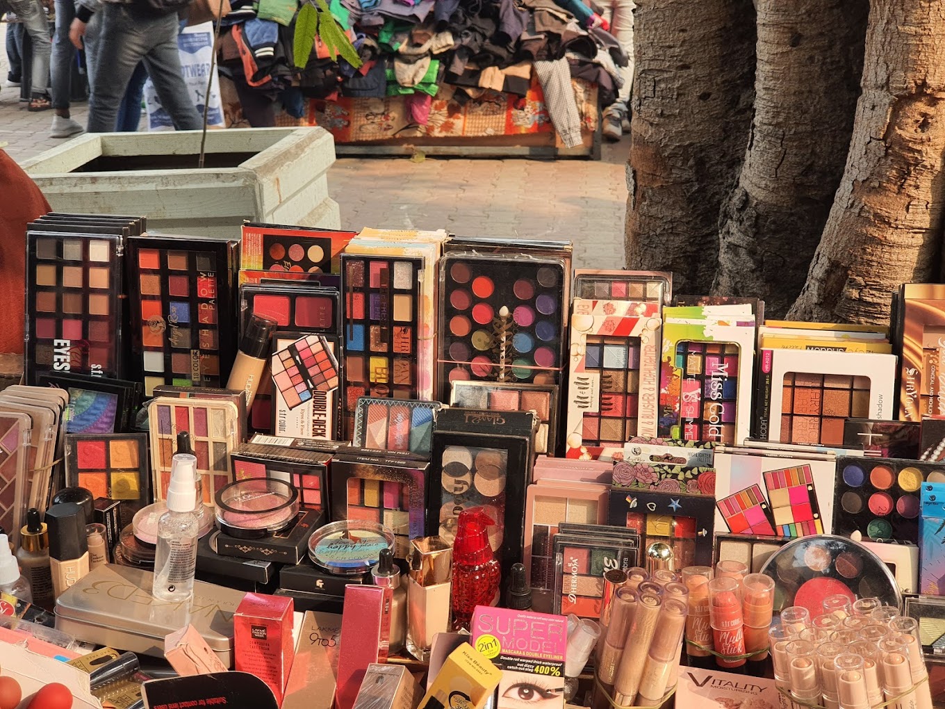 Best Time to Visit Sarojini Nagar Market Delhi – Timings, Tips & Guide