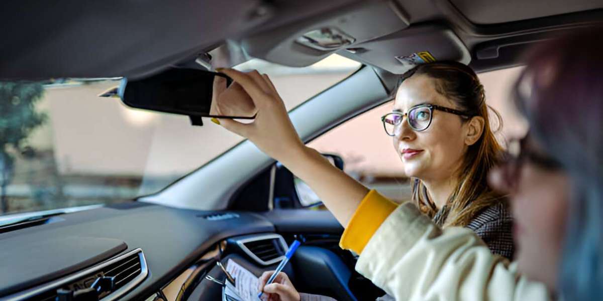 How to Choose the Right Driving Instructor Course for Your Career