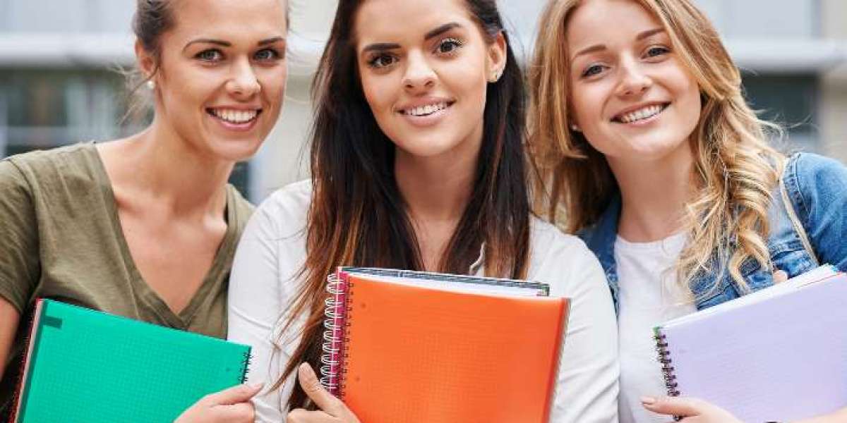 How Professional Tutoring Simplifies the College Admissions Journey