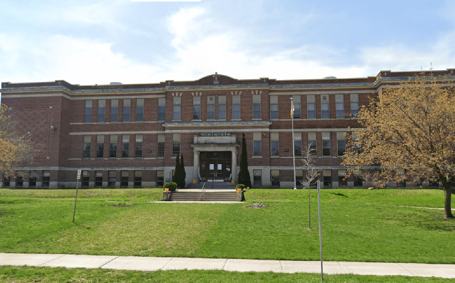 How Our Property Management Service Handles Lease Violations and Tenant Issues?