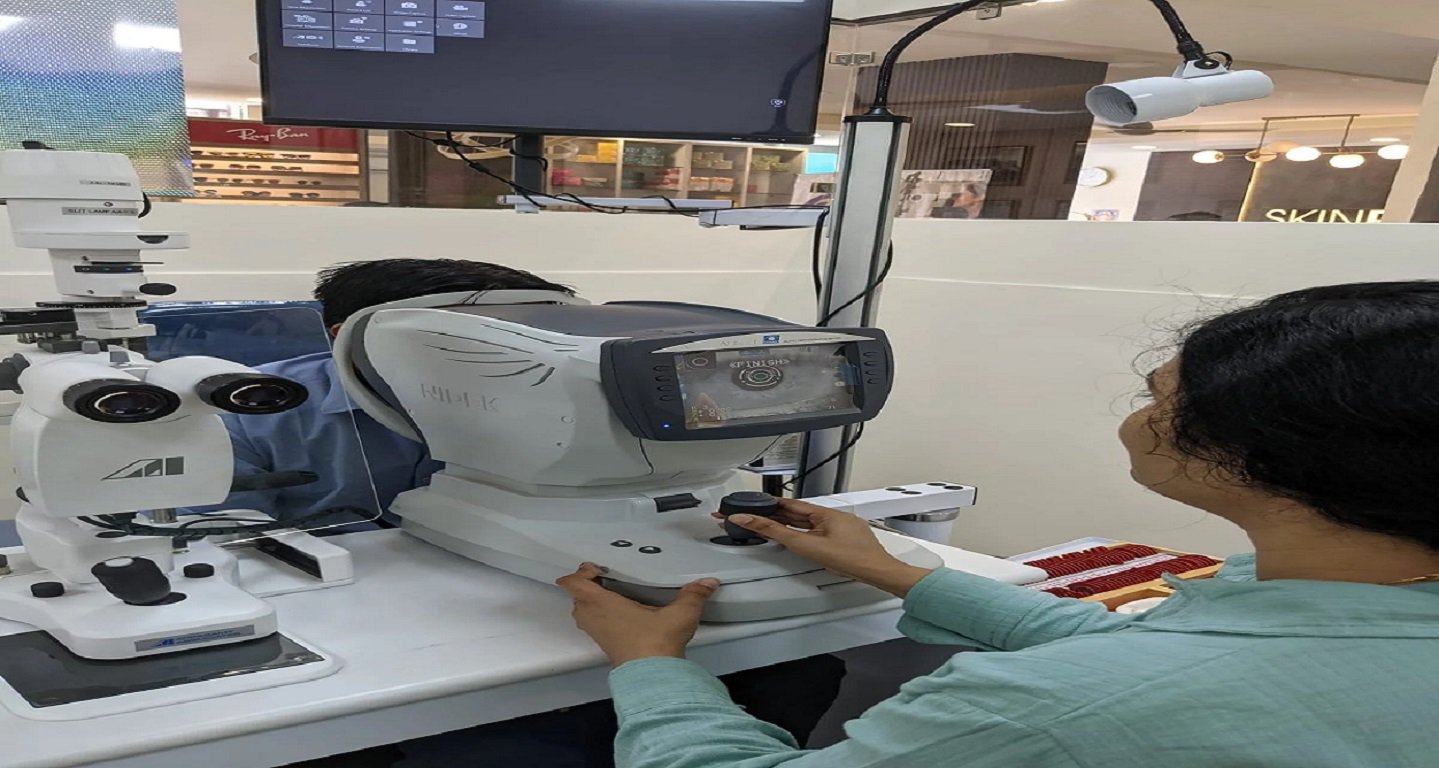 Eye Hospital in Greater Kailash 1 : Eyeroots Eye Clinic