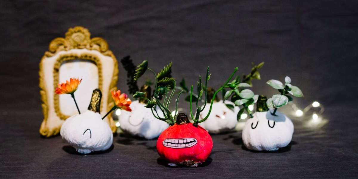 10 Halloween Decorations That Will Instantly Transform Your Home