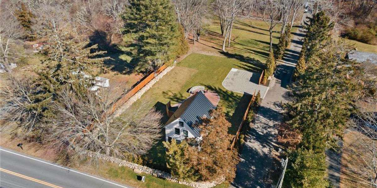 Find Commercial Real Estate in Mystic and Stonington, CT with Heather Gianacoplos