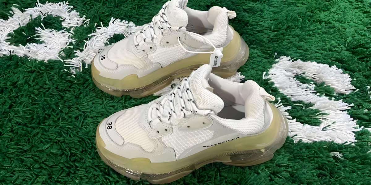 Balenciaga 老爹鞋的魅力：從設計理念到潮流象徵
