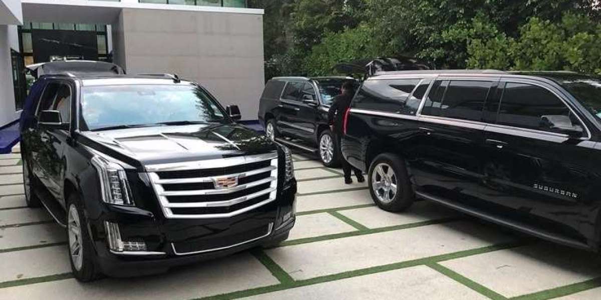 Canadian Black Car: Premier Guelph Airport Limo Service for Comfort and Class