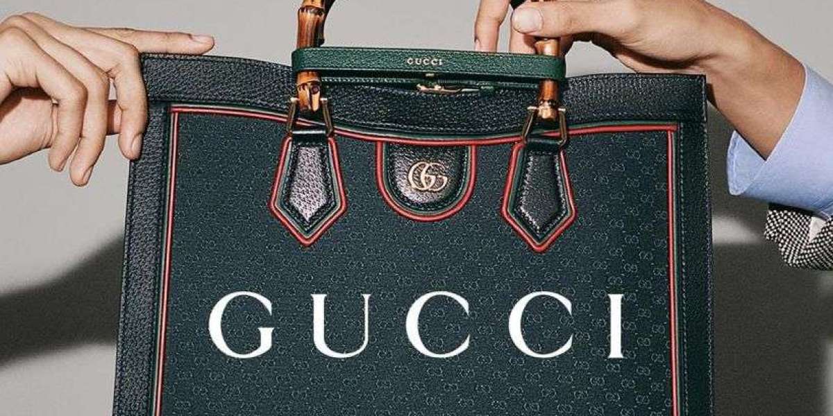Три стильных весенних лука с сумкой Gucci
