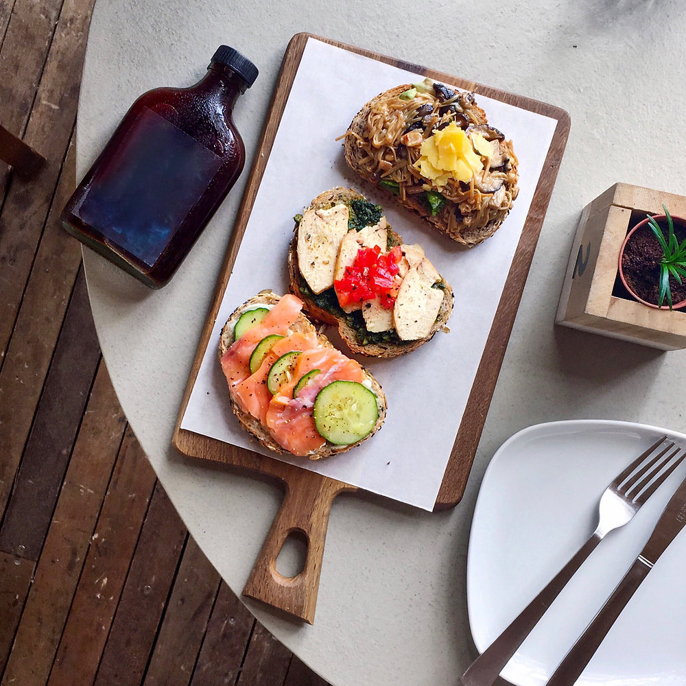 Outdoor Brunch by Fluffy Fluffy – Where Sunshine Meets Flavor