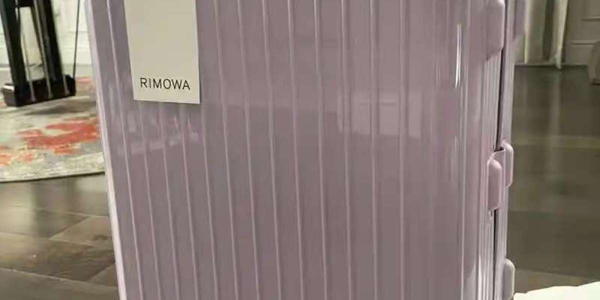 RIMOWA 登機箱全解析：價格、維修與購買指南