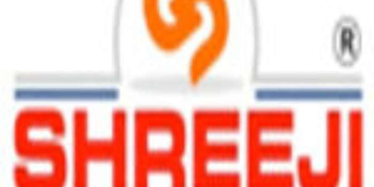 Revolutionizing Plastics: Cutting-Edge Machinery in Ahmedabad
