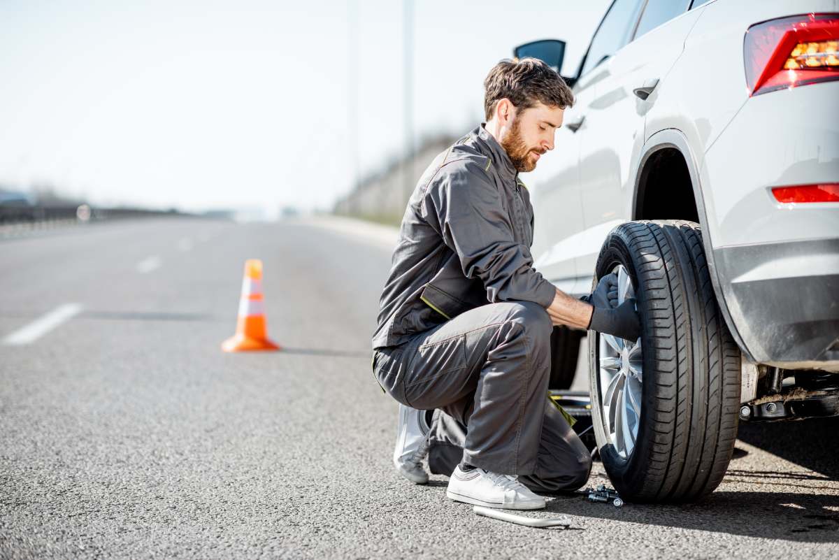 5 Essential Tips for Emergency Tyre Assistance