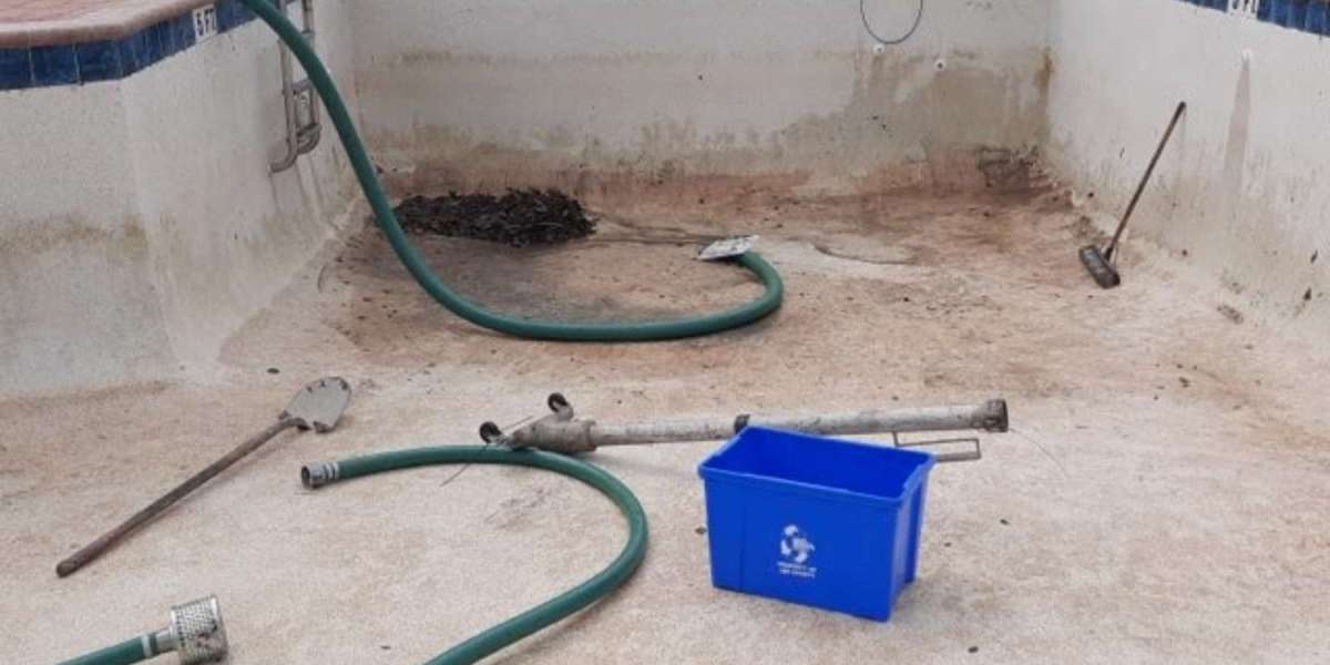 Best Pool Draining Services in South Florida