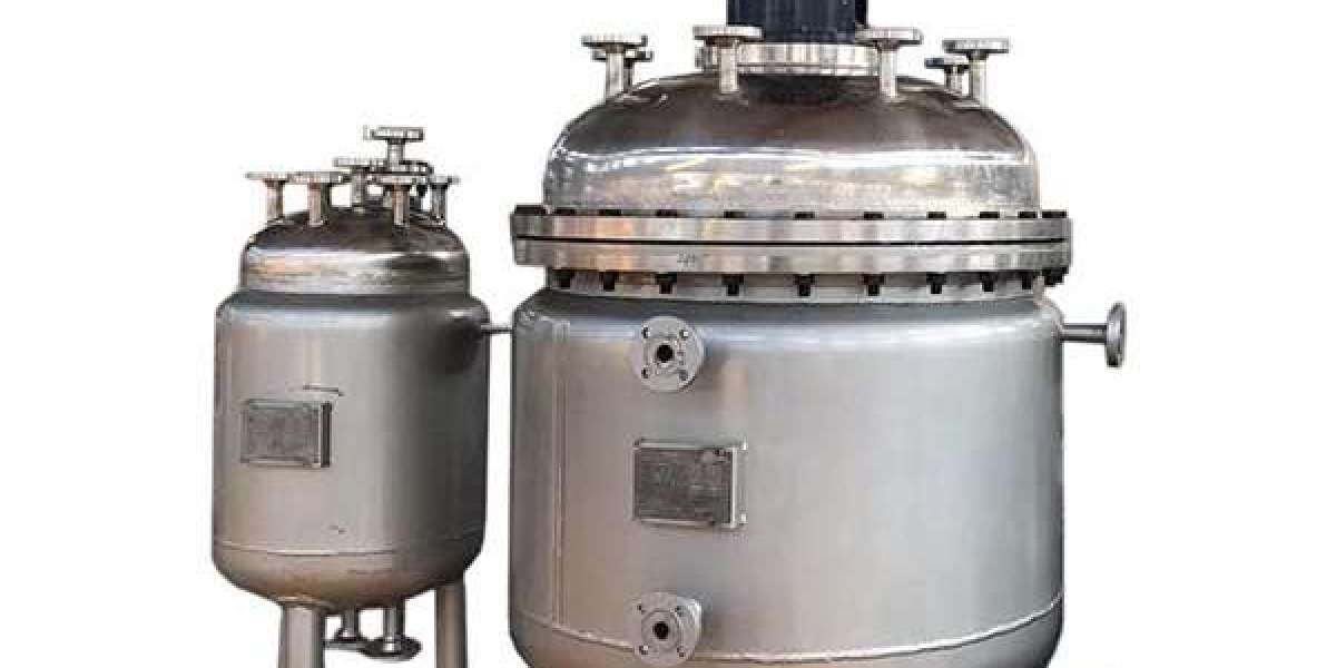 What is continuous flow stirred tank reactor?