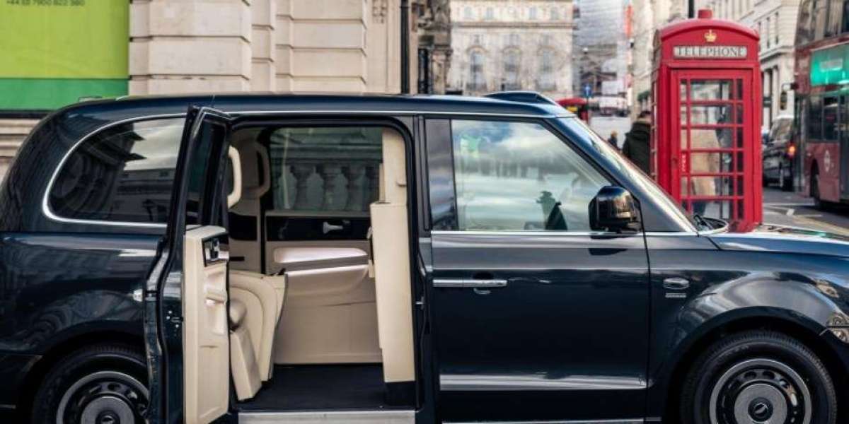 Experience Hassle-Free Travel with Taxis to Gatwick Airport