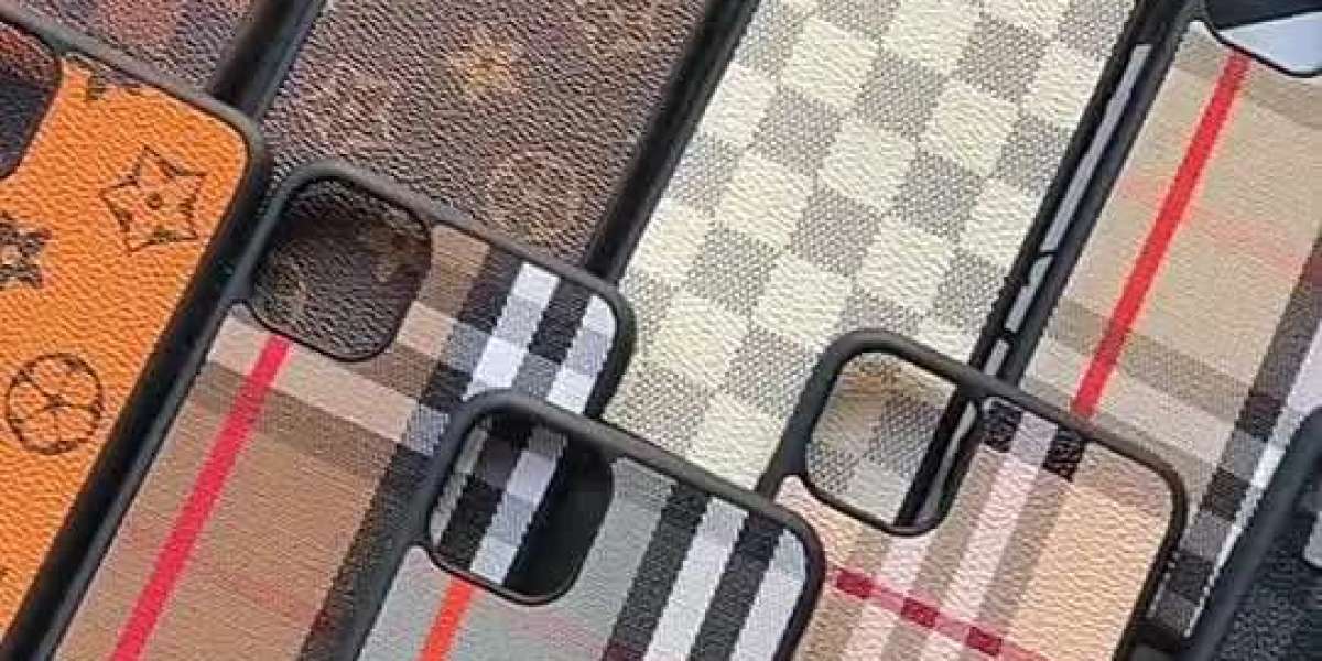 Custom Resin Phone Case: The Trendy Blend of Art and Protection