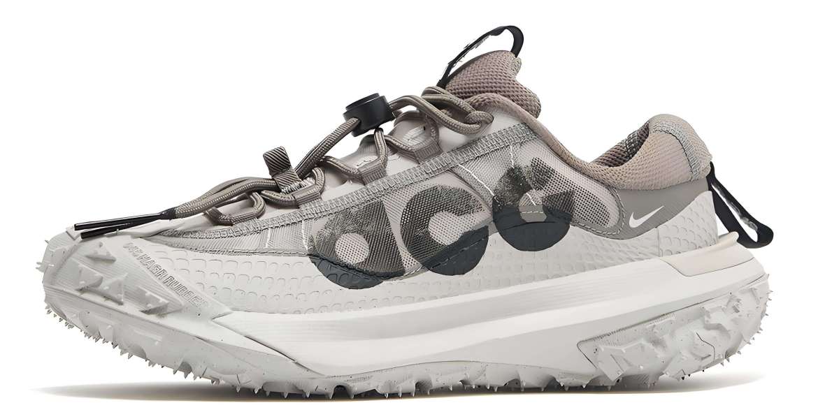 灰白色Mountain Fly 2穿搭攻略——Nike ACG機能美學剖析