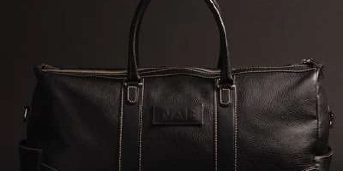 Handcrafted Men's Leather Duffle Bags Built for Style and Durability