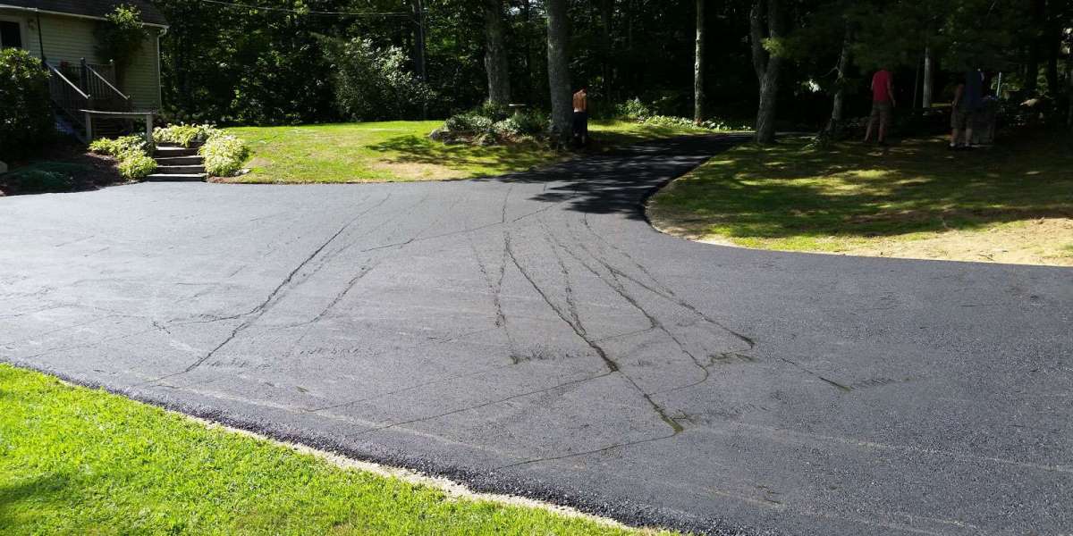 Tarmac Sealing Radlett: Choose A & R Cleaning for Quality