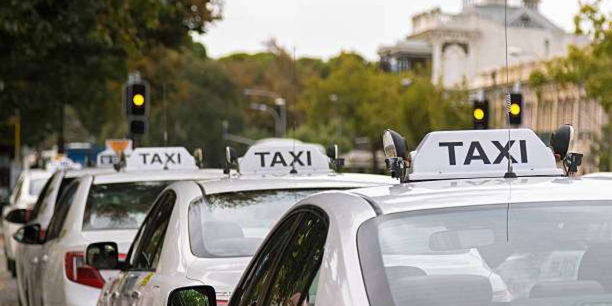 Reliable and Comfortable Silver Taxi Service Available 24/7