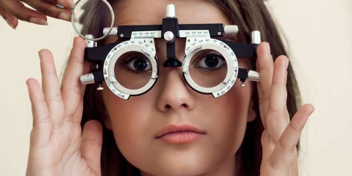 How to Find the Right Eye Specialist in Delhi NCR: A Complete Guide for Eye Care