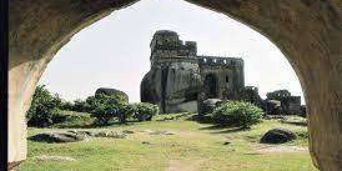 Explore Chauragarh Fort Chougan: History, Trekking Route & Travel Guide