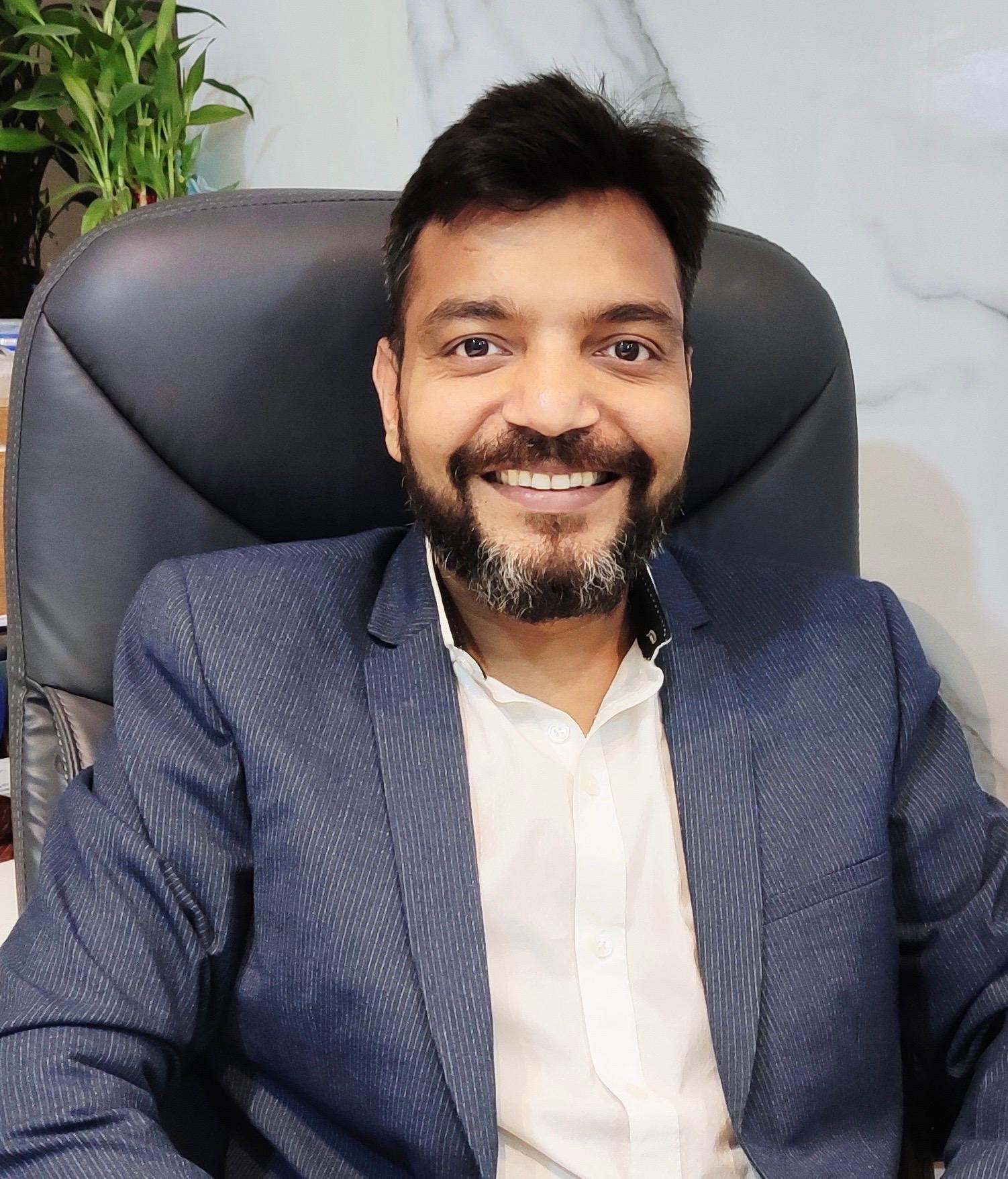 Dr. Vineet Ajitsaria - Best Urologist in Ahmedabad