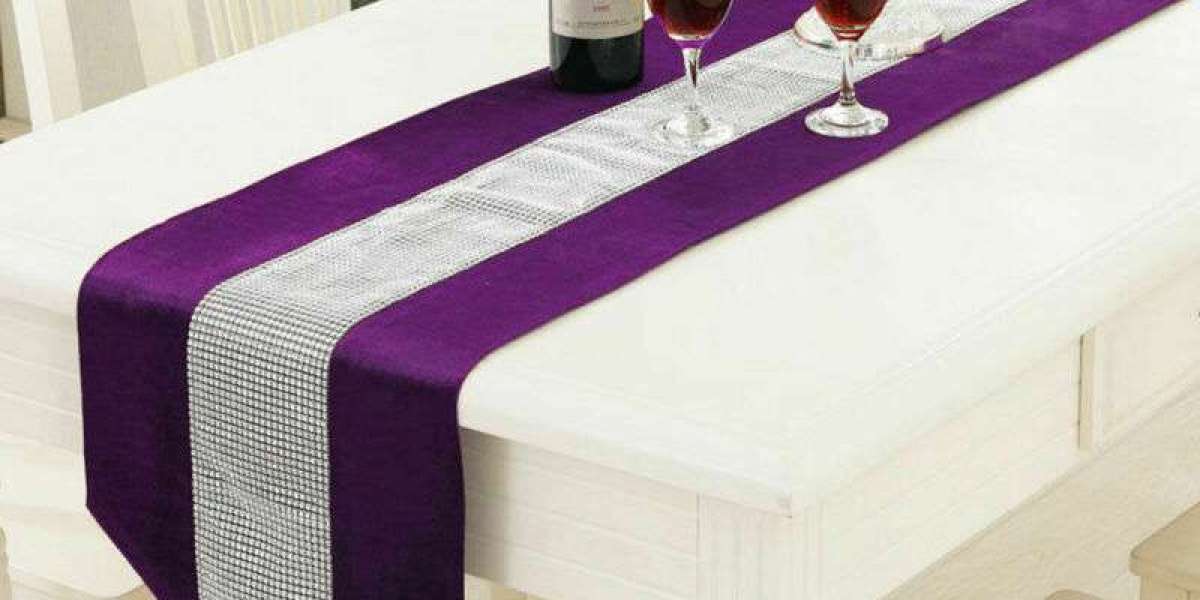 Velvet Table Runners: Timeless Elegance for Every Occasion