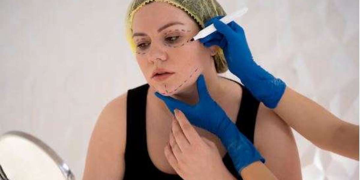 Meet Dr. Arezou Yaghoubian: Leading Plastic Surgeon in Los Angeles