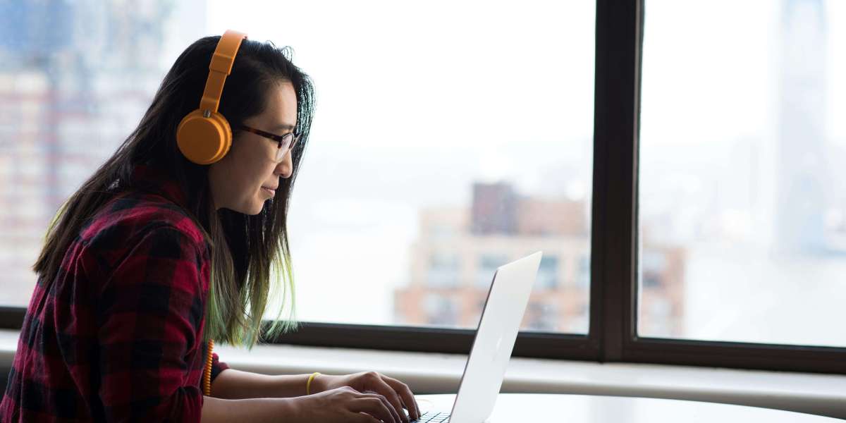 What Is a Cold Lead? Definition, Examples, and How to Convert Them