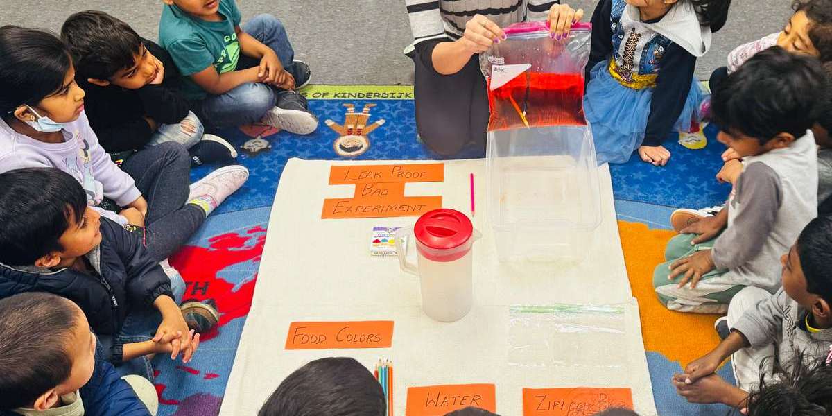 How Can a Daycare with Flexible Hours Help Working Parents?
