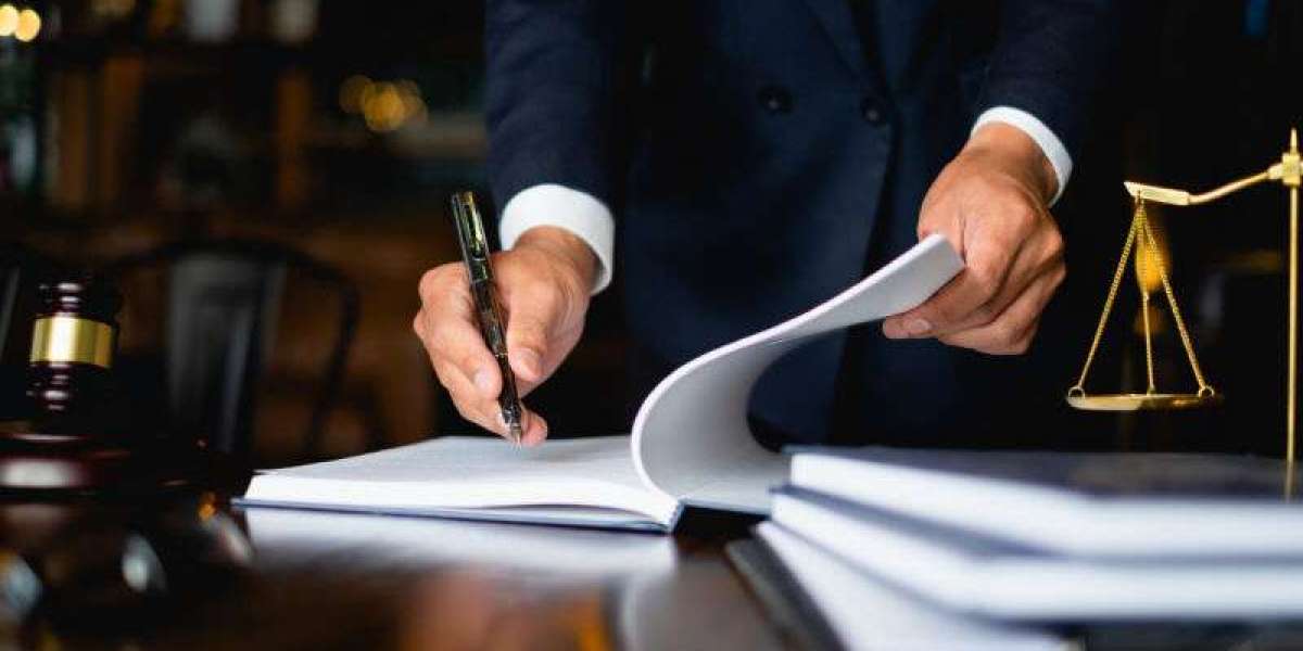 Command Presence in Court and Conferences: A Legal Leader’s Communication Blueprint