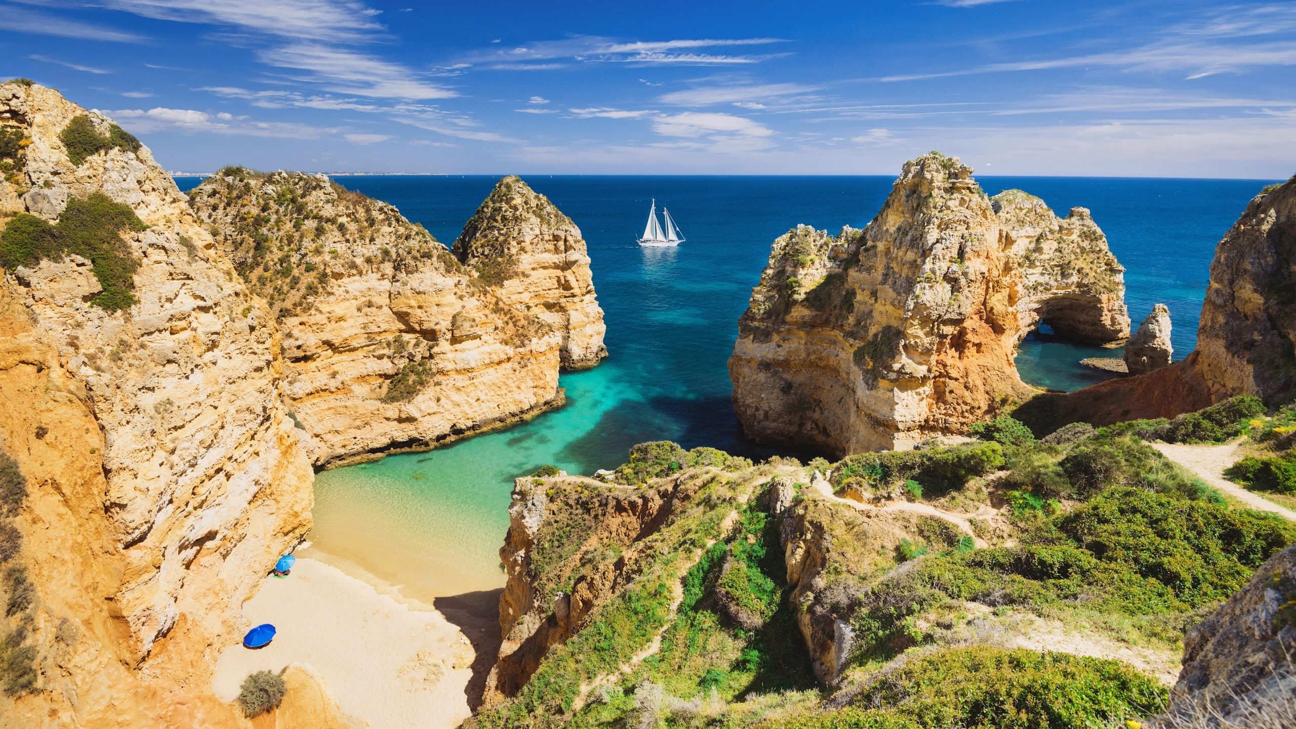 2 Days Algarve Tour: Explore Sun, Sea, and Beaches