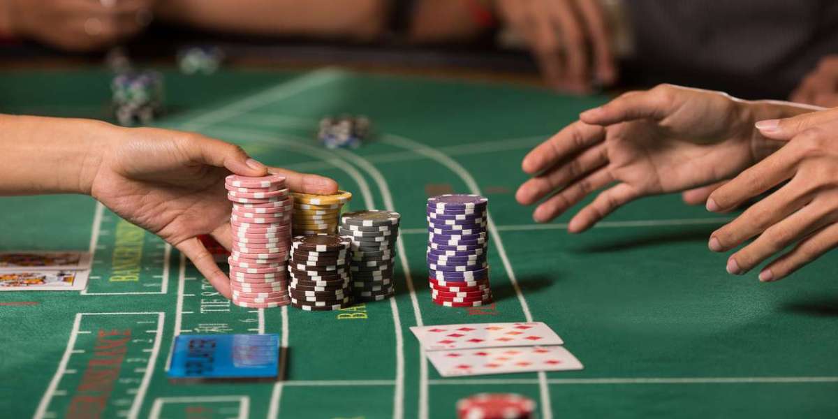バカラ オンラインカジノ：デジタル時代に進化した伝統ゲームの魅力とは？