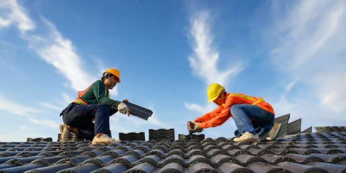 Fundamental Traits of Trustworthy and Esteemed Residential Roofers in Toronto