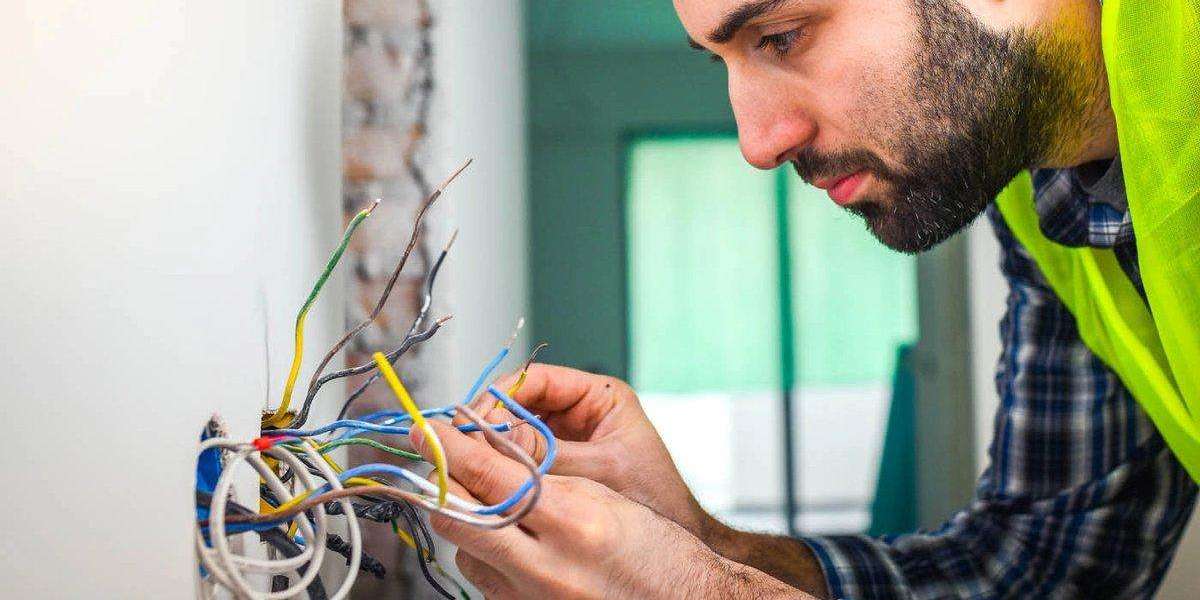 Top Benefits of Hiring a Maintenance & Rewiring Service in London