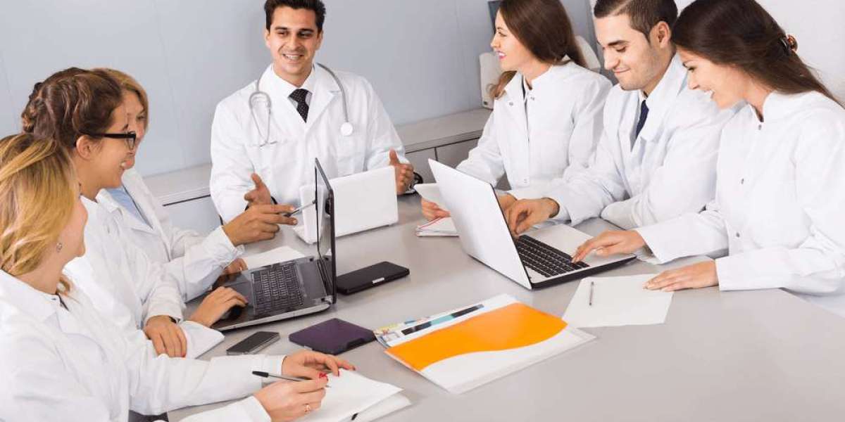 Expert Virtual Medical Scribes for Cardiologists