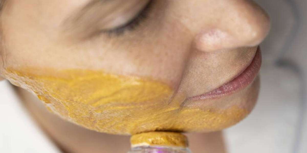 What Are the Advantages of Selecting an Esthetician for Facials?