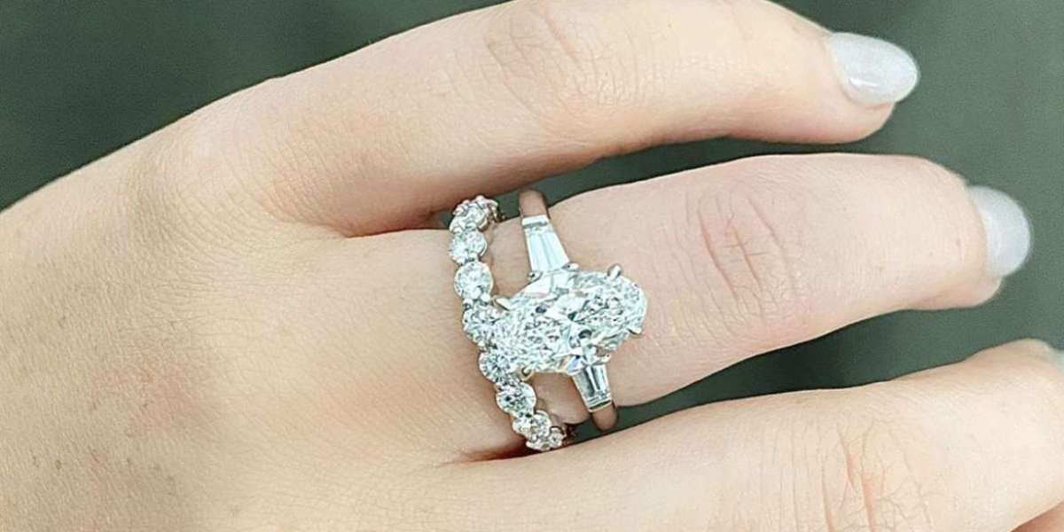 Top Engagement Ring Trends for 2025: What’s Hot This Year?