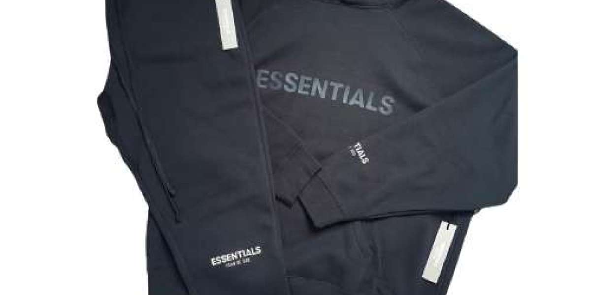 Essentials Hoodie: A Must-Have Wardrobe Staple for Every Season