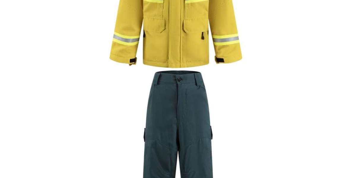 The Role of Fire Hoods in Full Face and Neck Protection