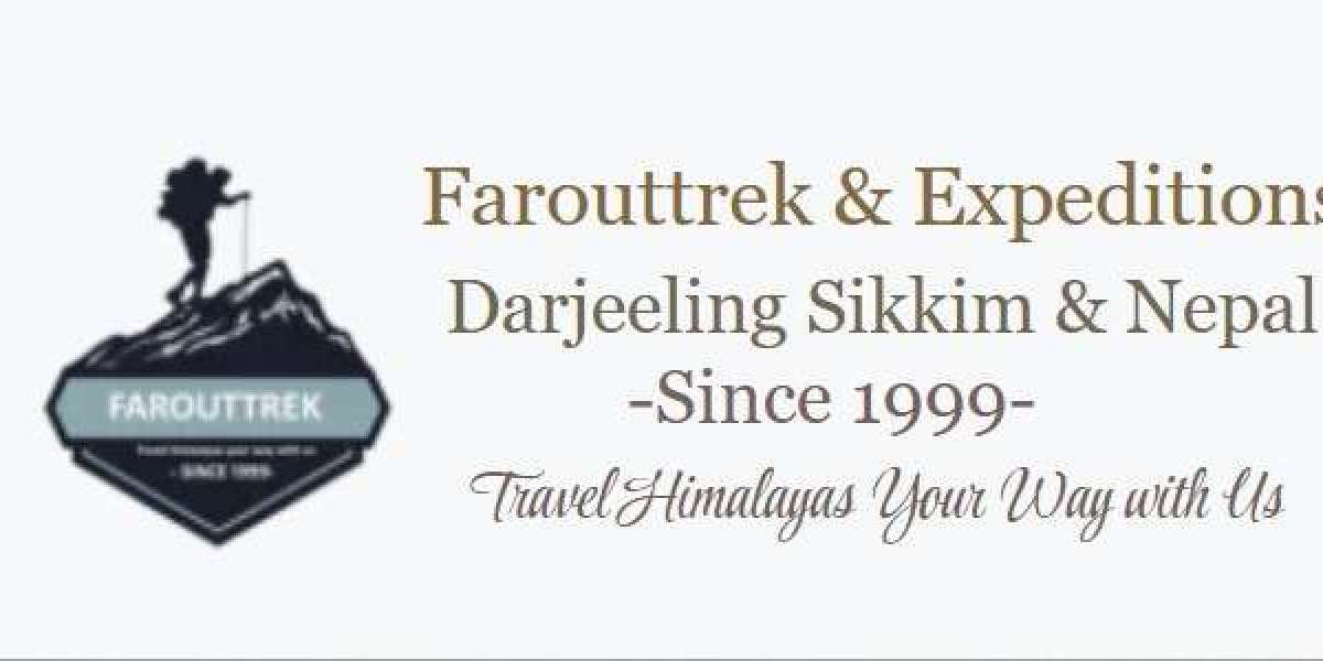 Experience the Beauty of the Sandakphu Singalila Phalut Trek in Darjeeling