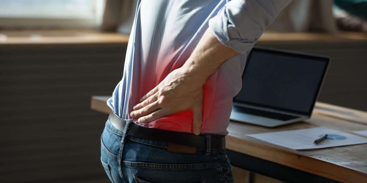 Sciatica Treatment Dubai for Office Workers: Best Tips and Therapies