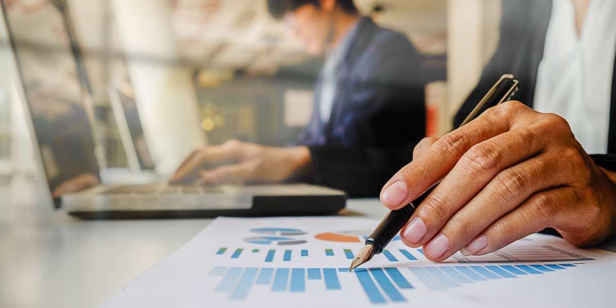 Top 7 Benefits of Hiring an Outsourced Payroll Company for SMEs (UK)