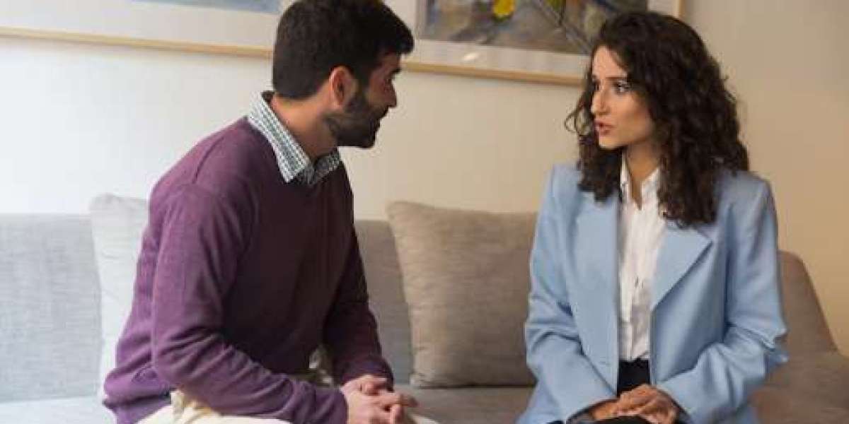 Why Bipolar Therapy Is Essential and How a Therapist Can Help