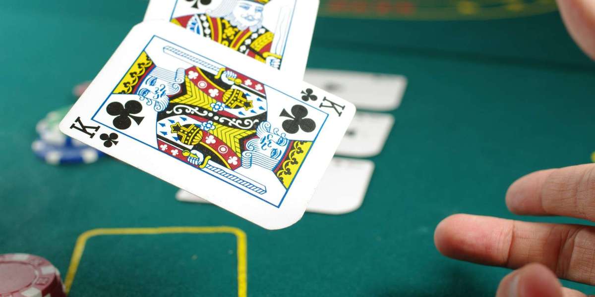 A Deep Dive into Progressive Jackpot Slots: How They Work and Strategies for Maximizing Wins in 2025